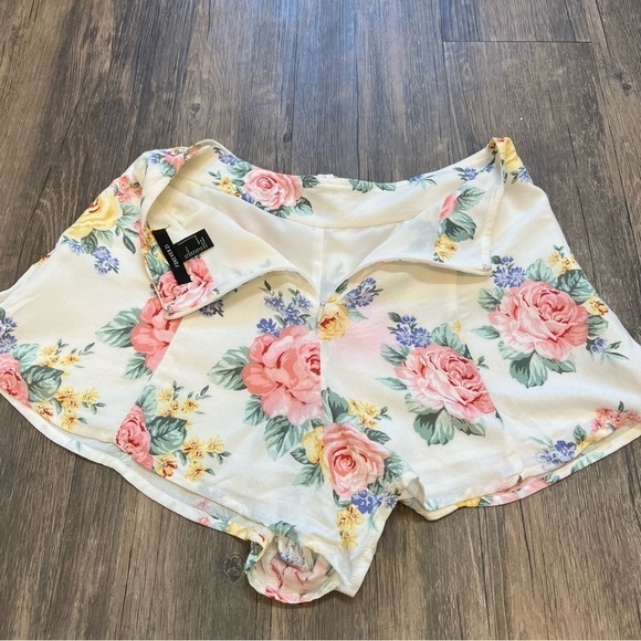 Forever 21 Floral Front Tied Up High Waist Shorts With Back Zipper Size S - Picture 7 of 11